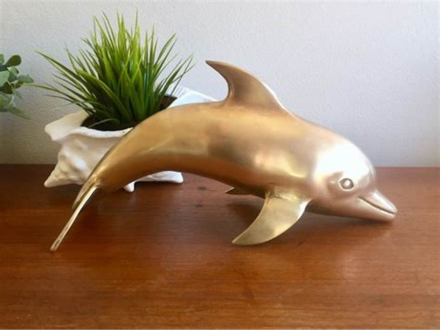 مجسمه دلفین برنجی